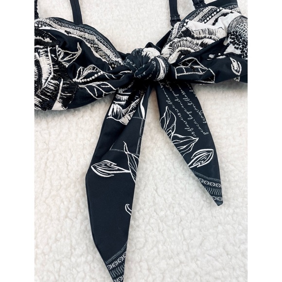 AGUA BENDITA • Lucille Thoughts Black/White Beaded Floral Bikini Top - Picture 7 of 15